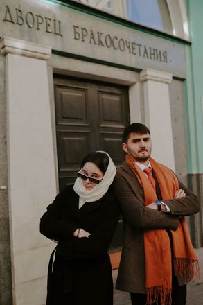 Анис и Лиза у дворца бракосочетания